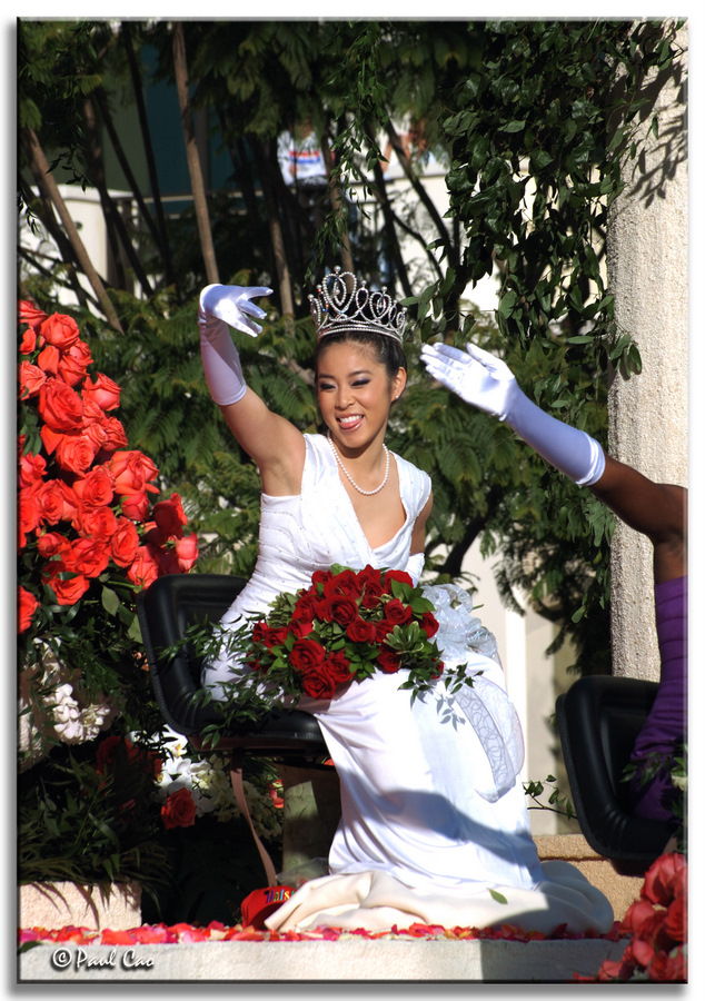 Pcao090101_roseparade_n0324xe_queen_crop.jpg