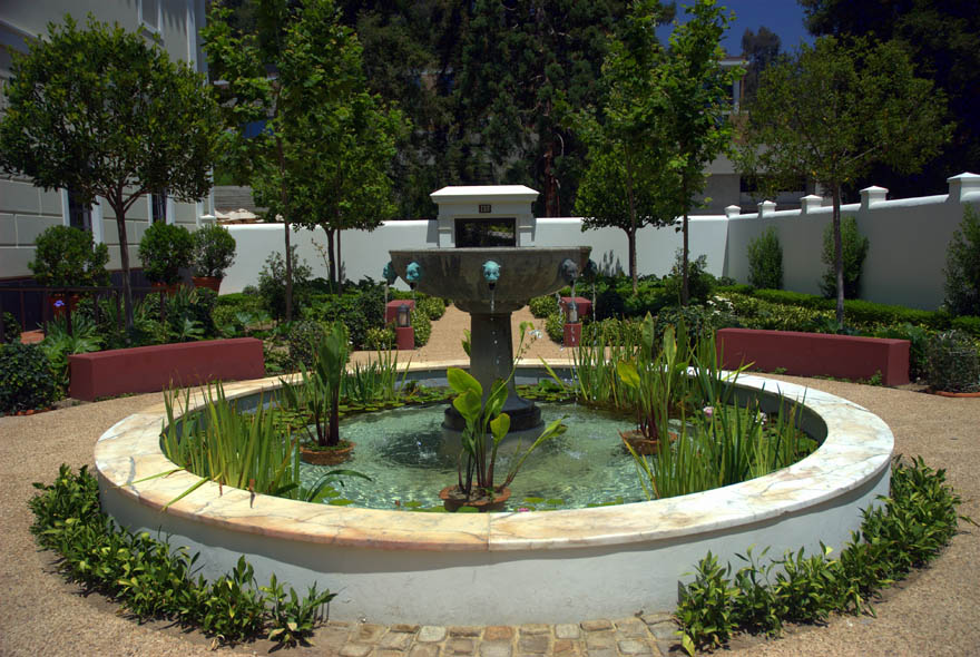 GettyVilla157a.jpg