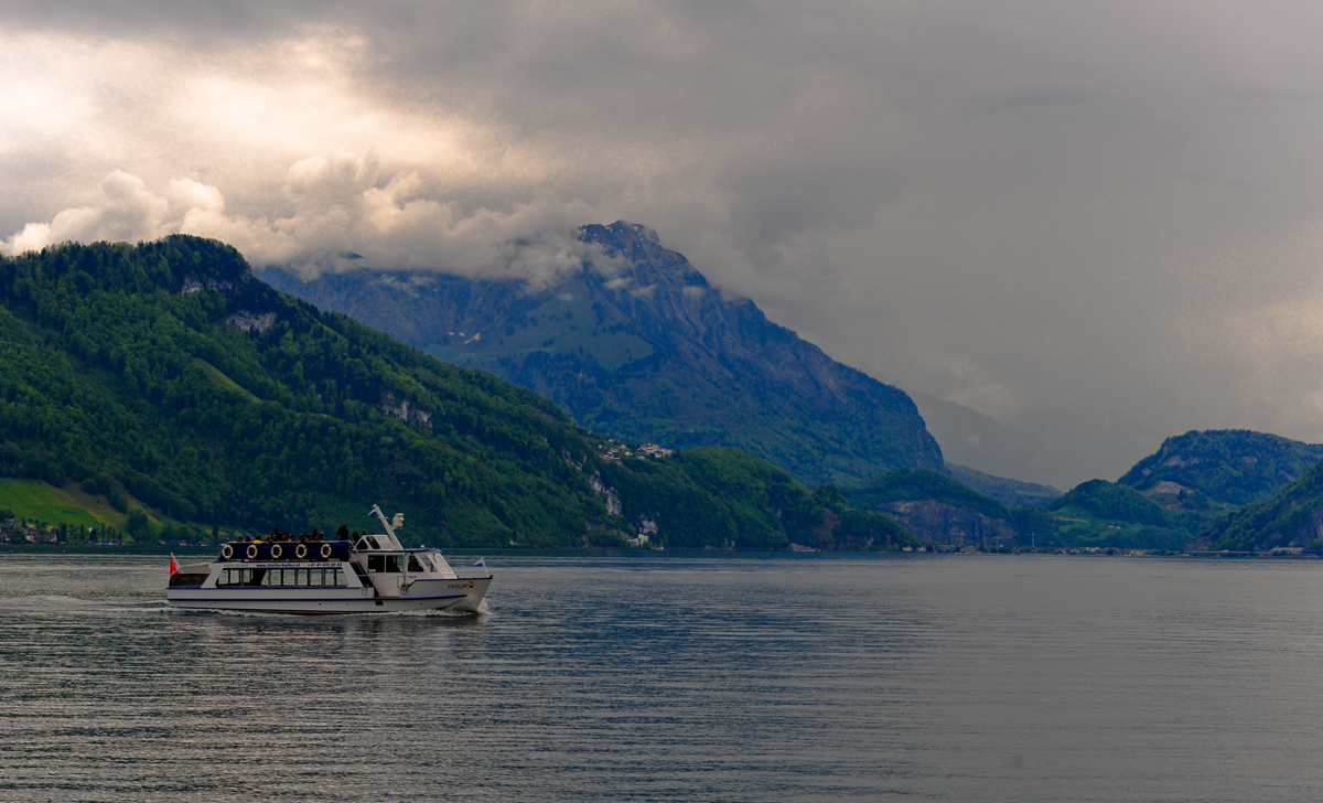 lake luzern 1.jpg