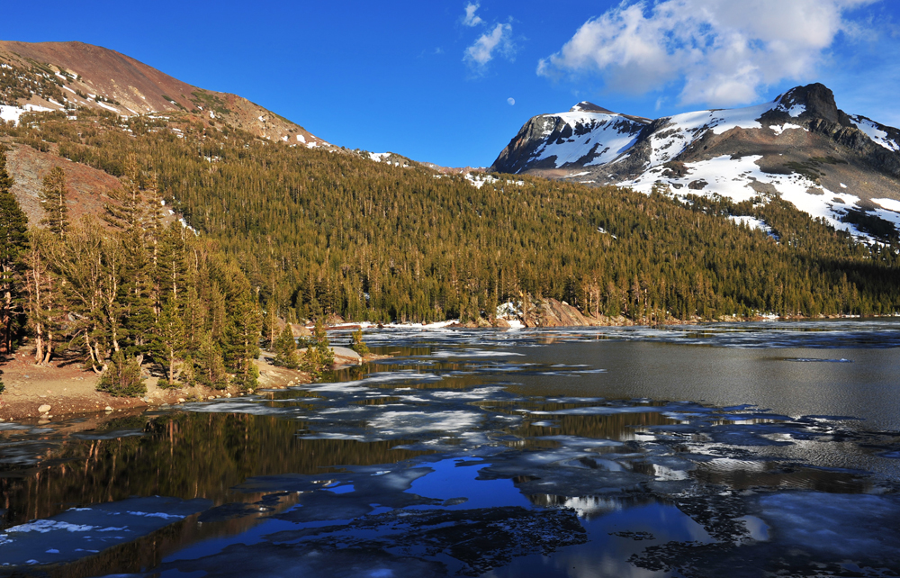lake near eastern entrance-with breeze_on Rt120 sm1.jpg