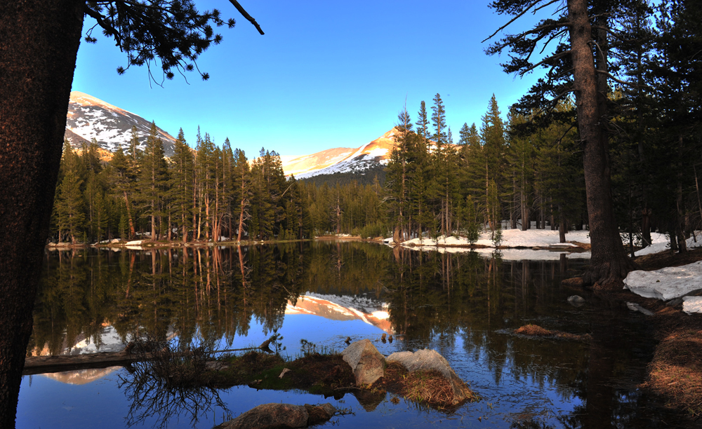 temp lake on Rt120 sm.jpg