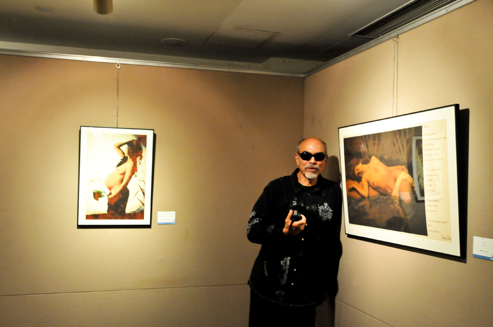 Roberto Ysais at Shanghai Library Photo Exhibit.jpg