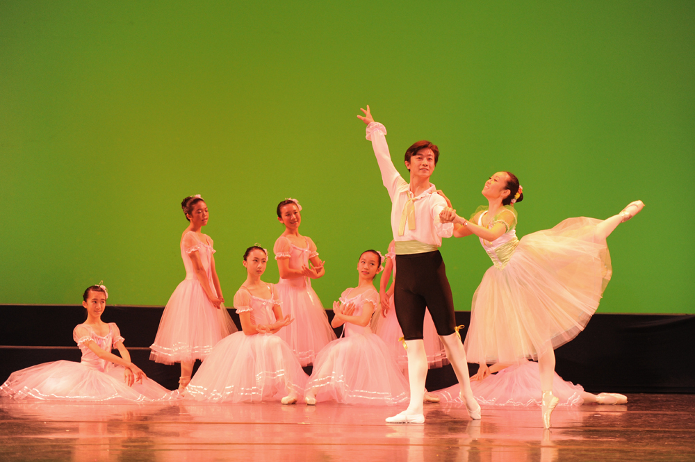 Stage Dancing Photo 6.jpg