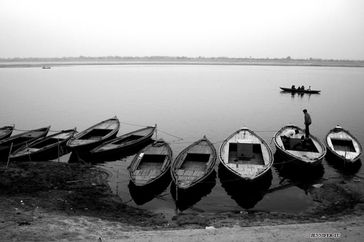 IMG_5998 boats on the ganges.jpg